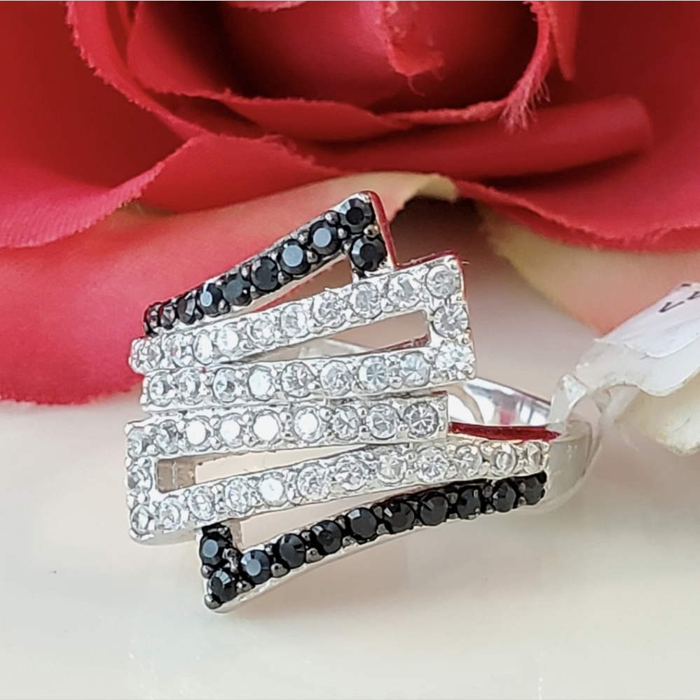 NEW 925 Sterling Silver Ring